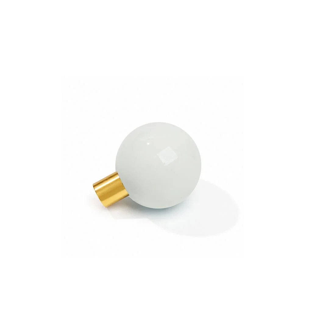 Hazel&Morris_Knobs_White_Gold.jpg