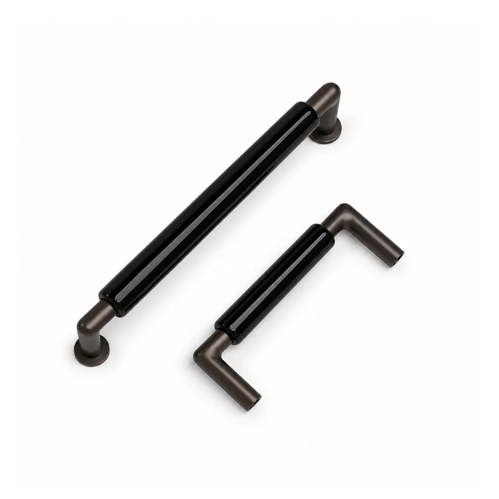 Hazel&Morris_Hendle_Black_Brass.jpg