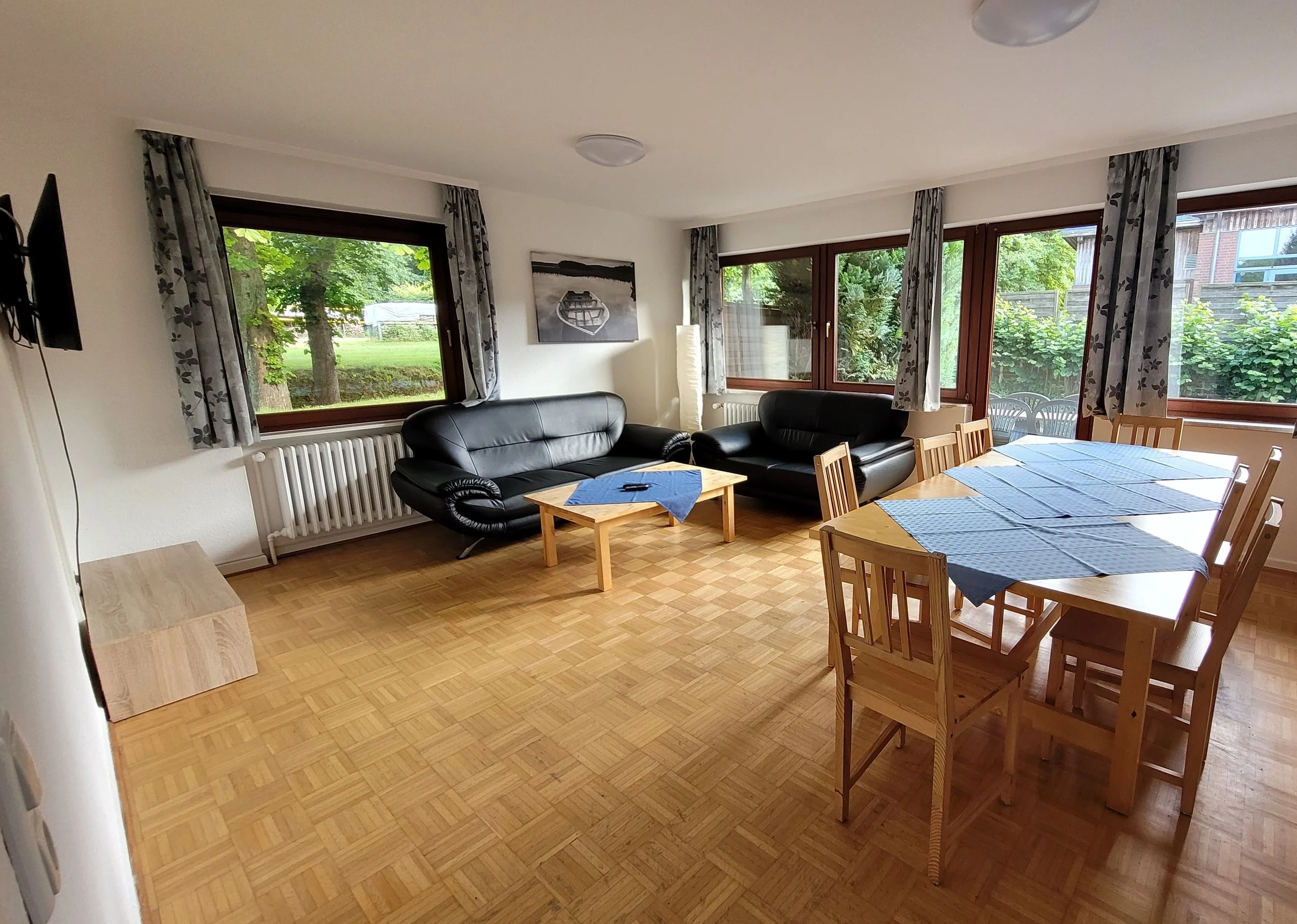 02_Haus Kastanie, Wohn- und Esszimmer_JFBS Koppelsberg.jpg