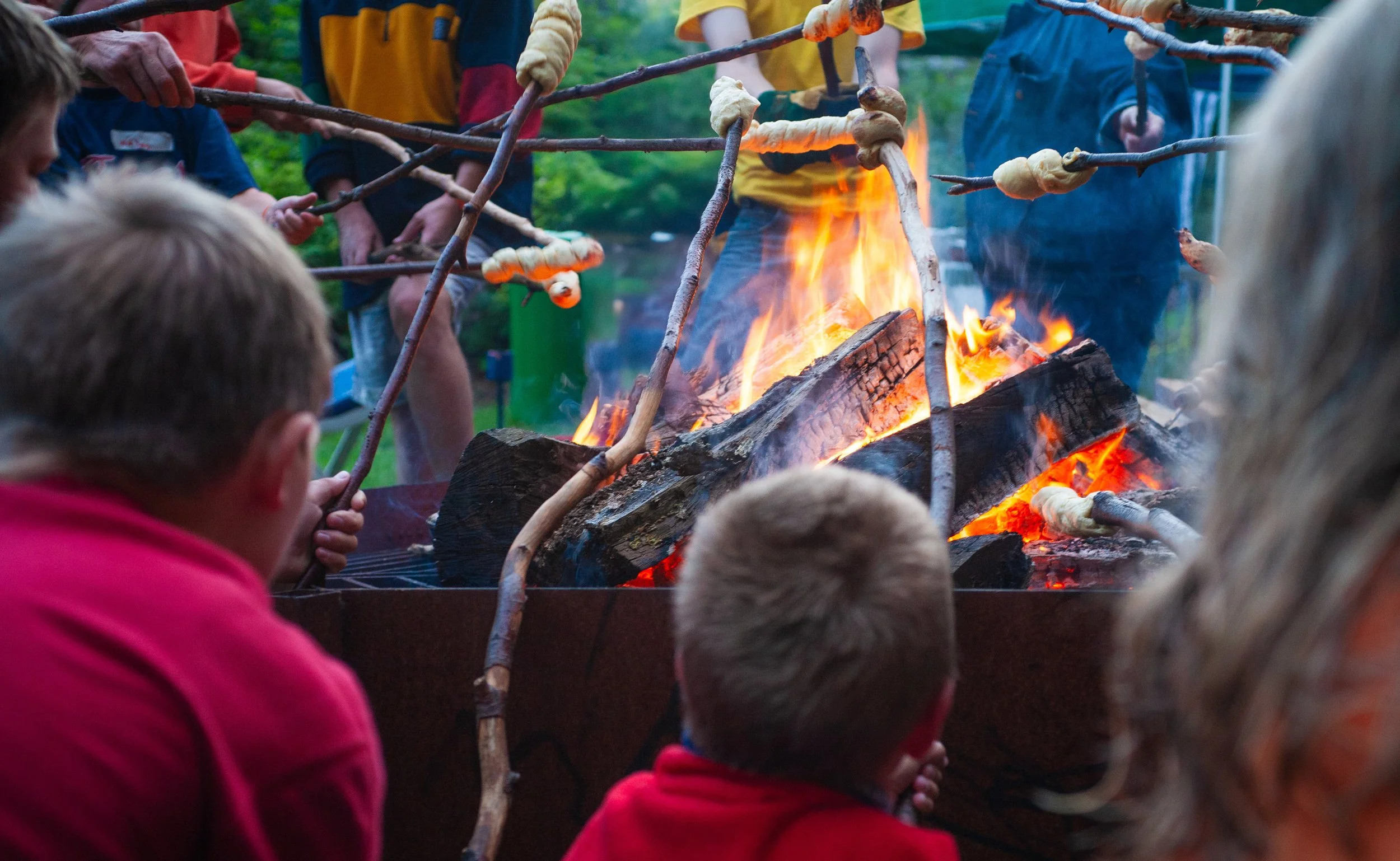 Stockbrot am Lagerfeuer