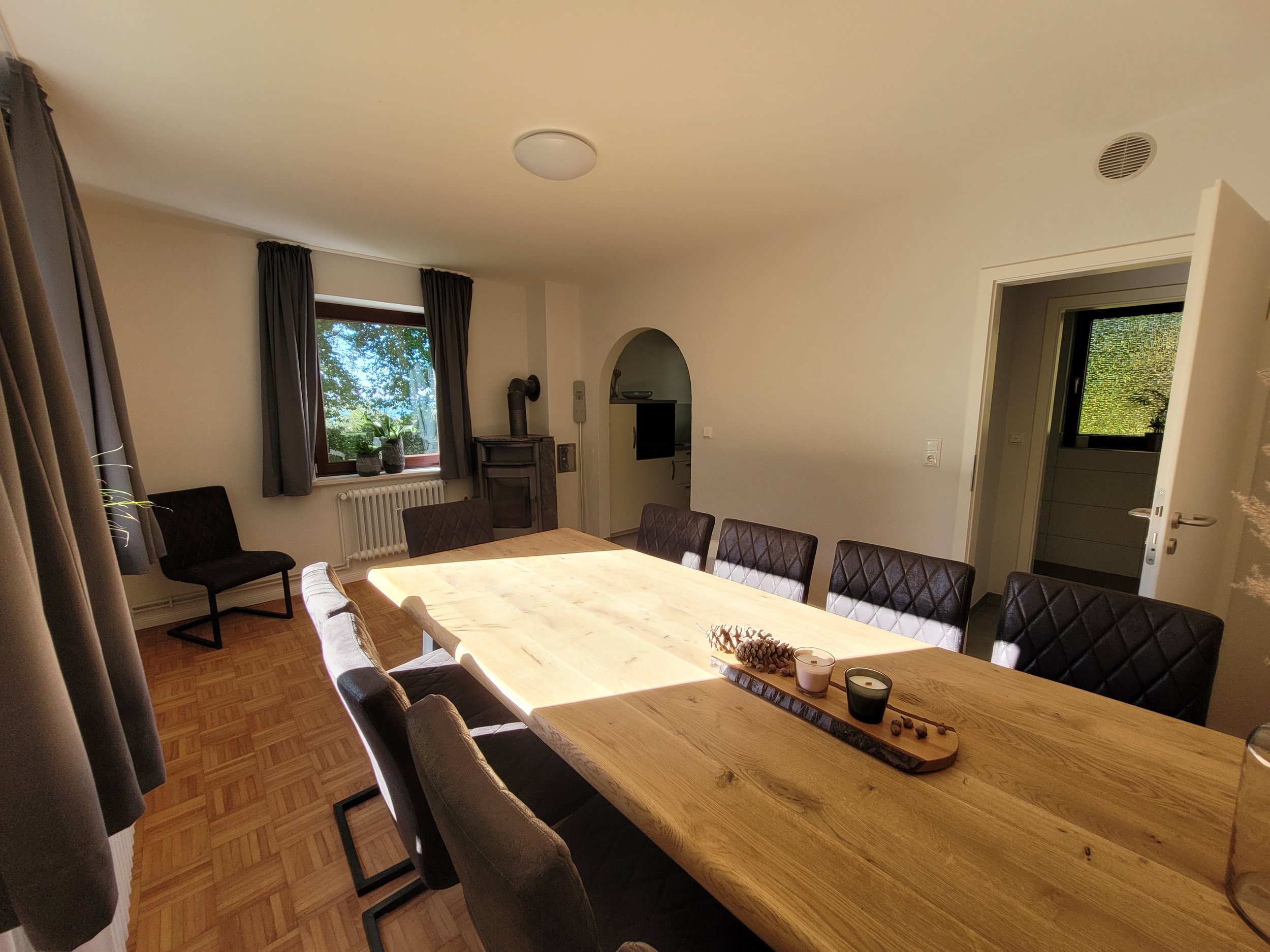 Esszimmer mit Kamin.jpg