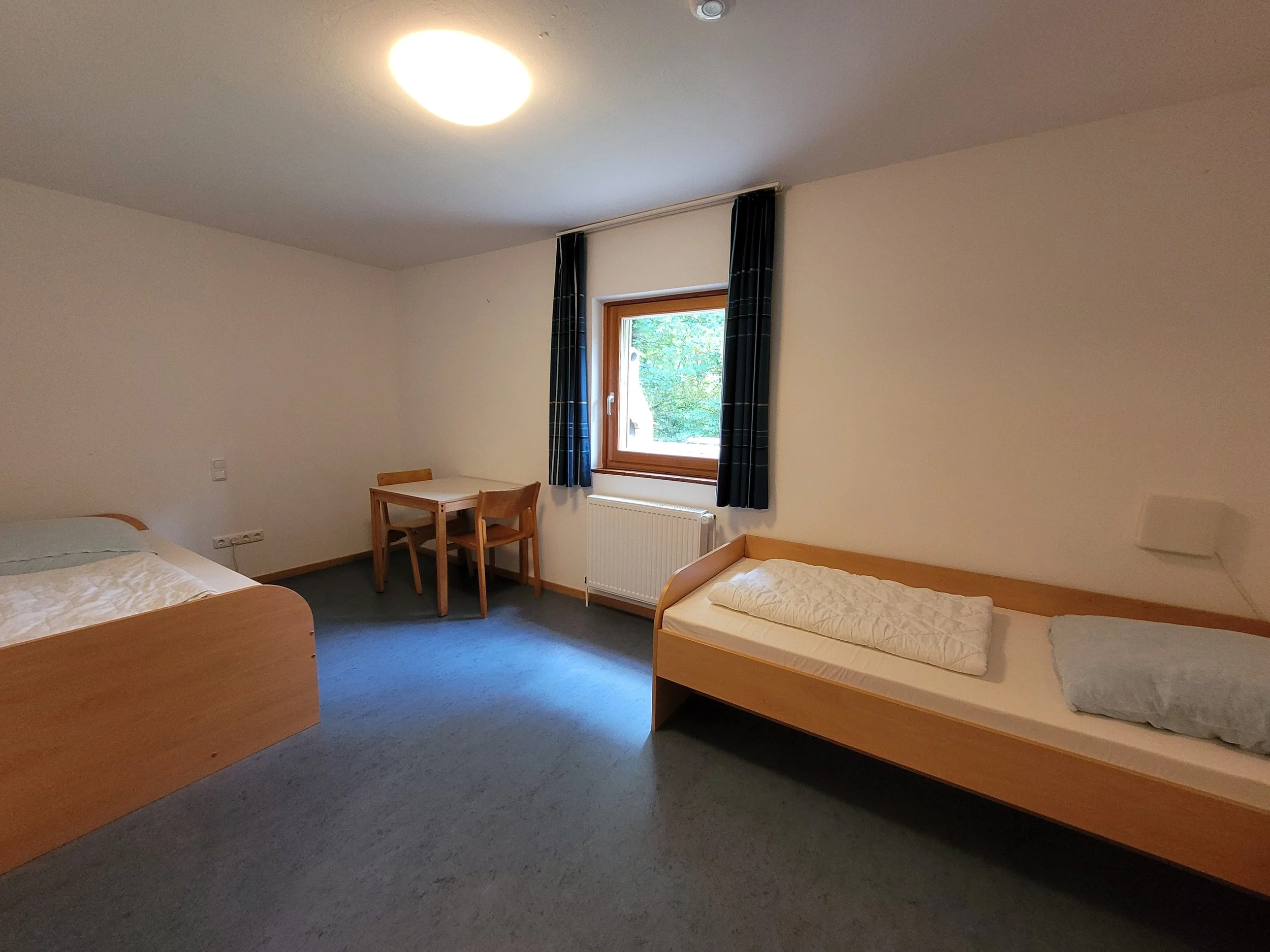 07_Blockhaus, 2-Bett-Zimmer_JFBS Koppelsberg.jpg