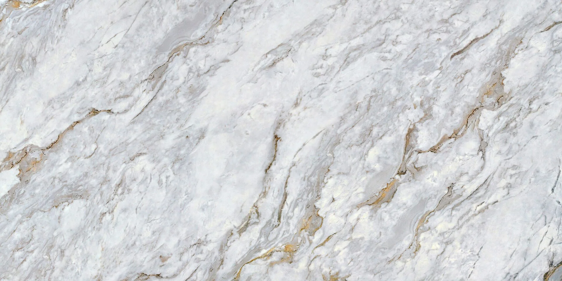 Close-up van een marmeren oppervlak met wit, grijs en gouden aders.