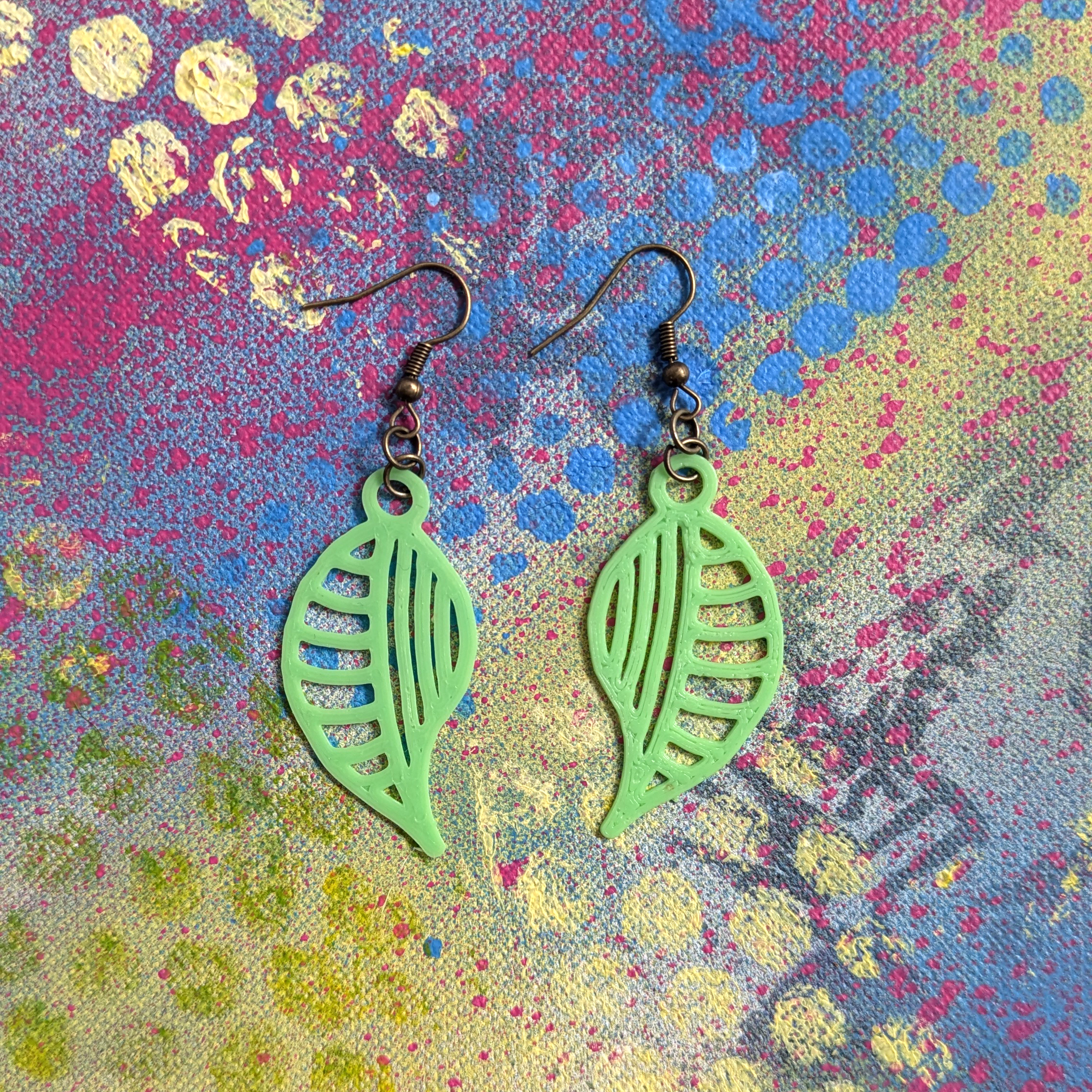 Green-leaf-earrings.png
