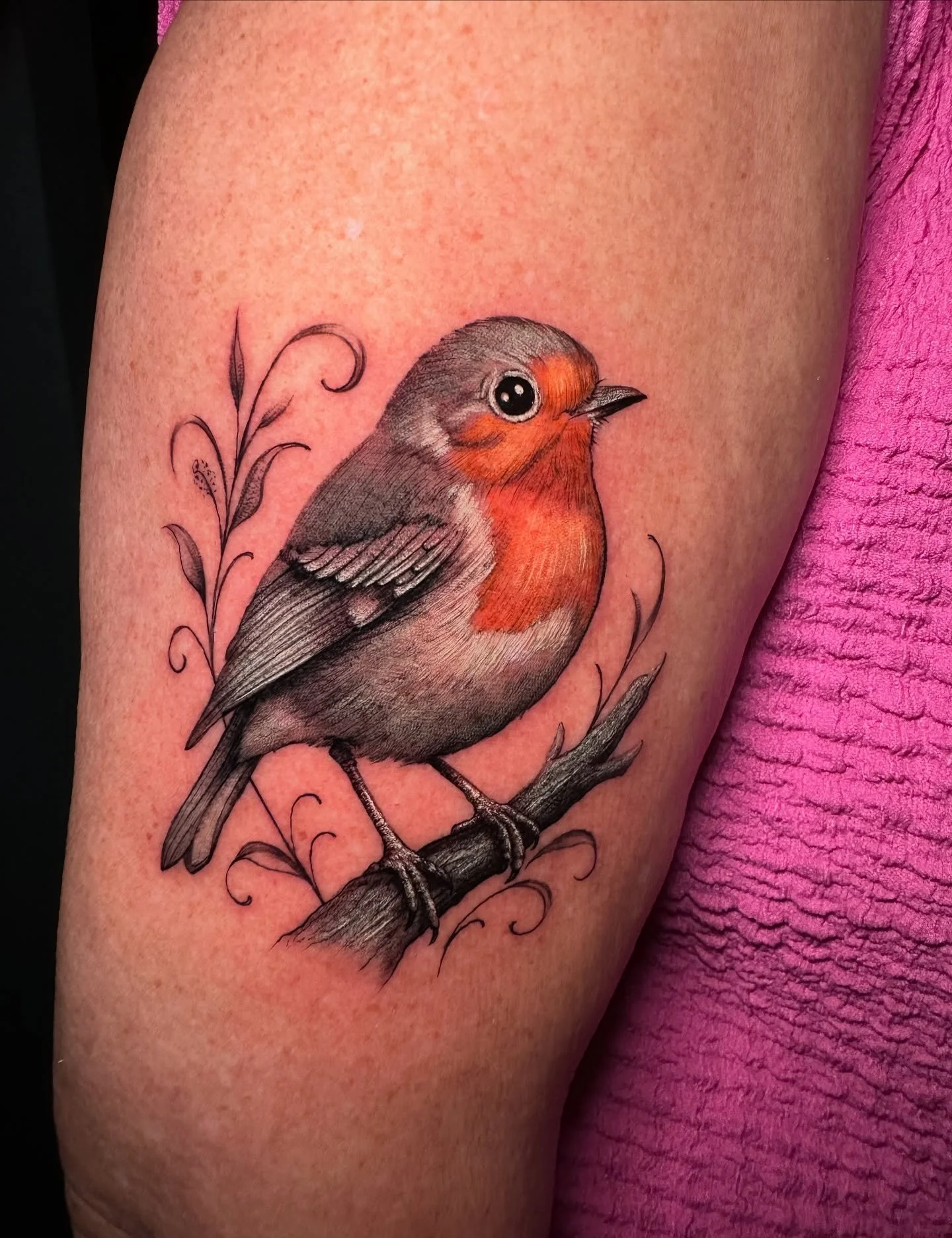 This beautiful tattoo was done in a fine line realistic style, with just enough color to bring life without breaking the balance.
Clean, soft, and detailed.

#tattoo #bird #alkmaar #ijmuiden #realistic #fineline