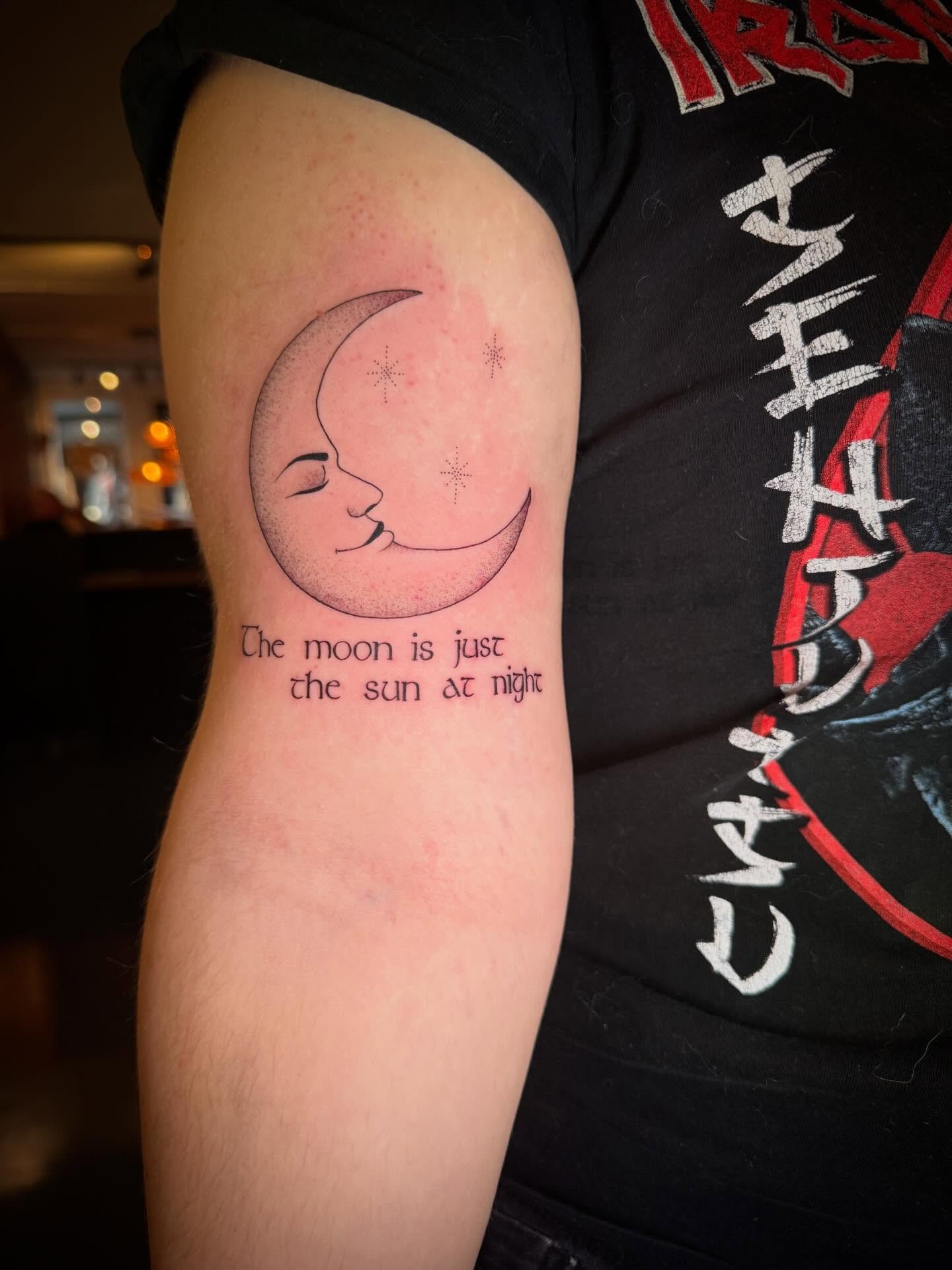 Maan tattoo voor @mereltjuhh6 bedankt voor het vertrouwen!❤️✨

#finelinetattoo #floraltattoo 
#mandala #ornamental #tattooshopalkmaar alkmaar tattoo houseofronintattoos tattoos noordholland dutchtattoo tattoonederland tattoocentre alkmaartattoo desig