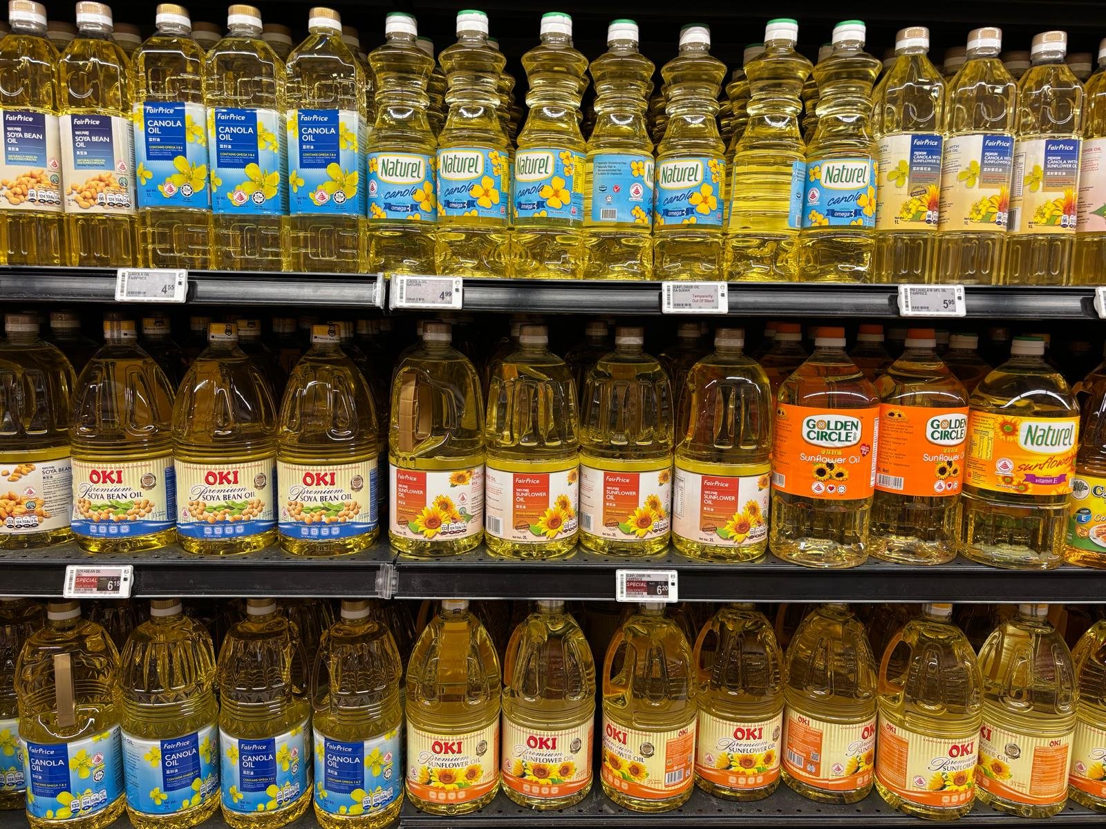 Cooking Oil on Shelf.jpg