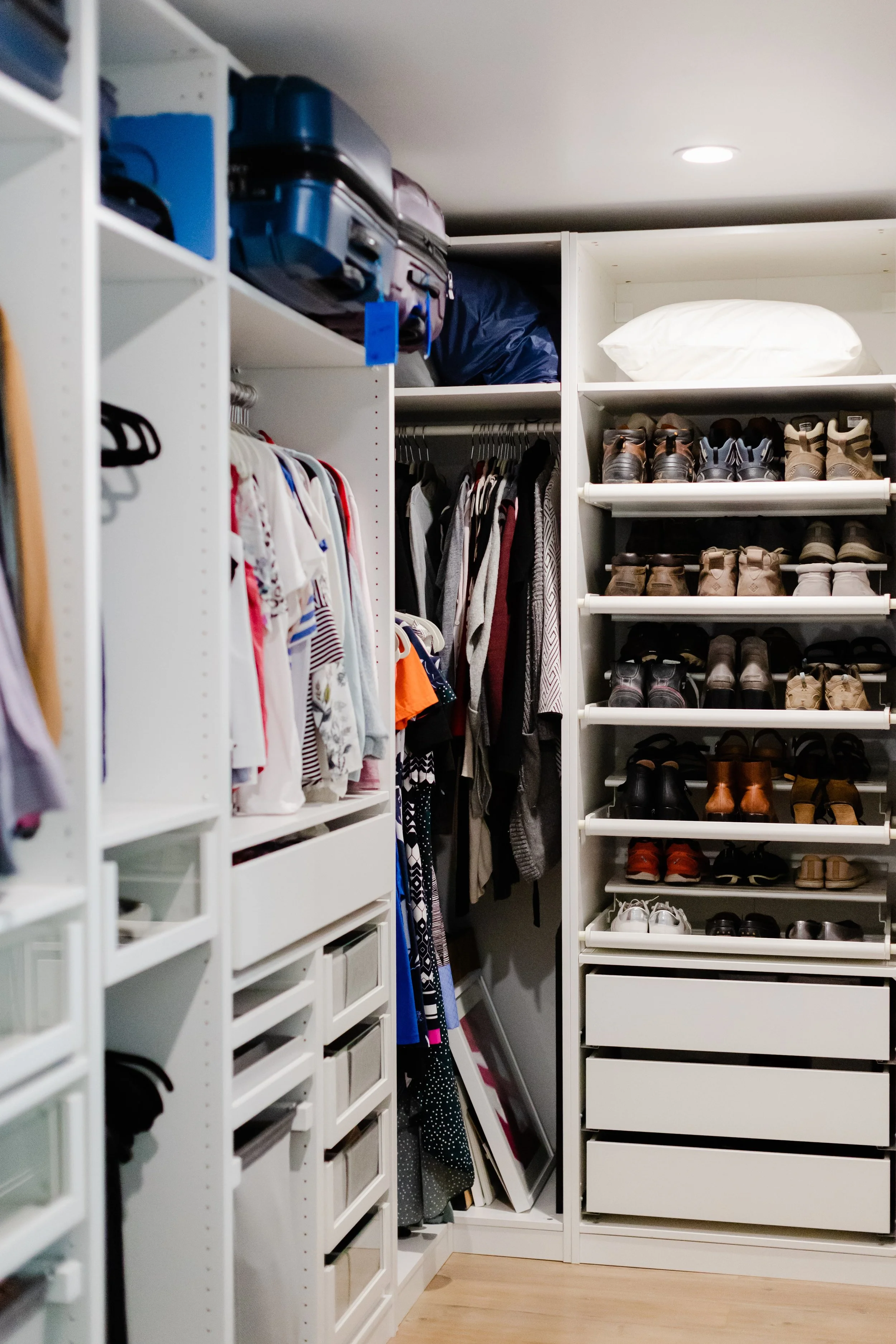 organised-wardrobe