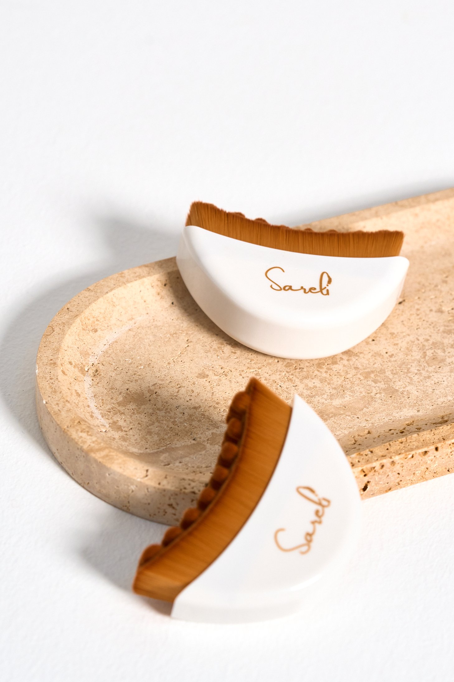 Brosses sculptantes visage Sareli