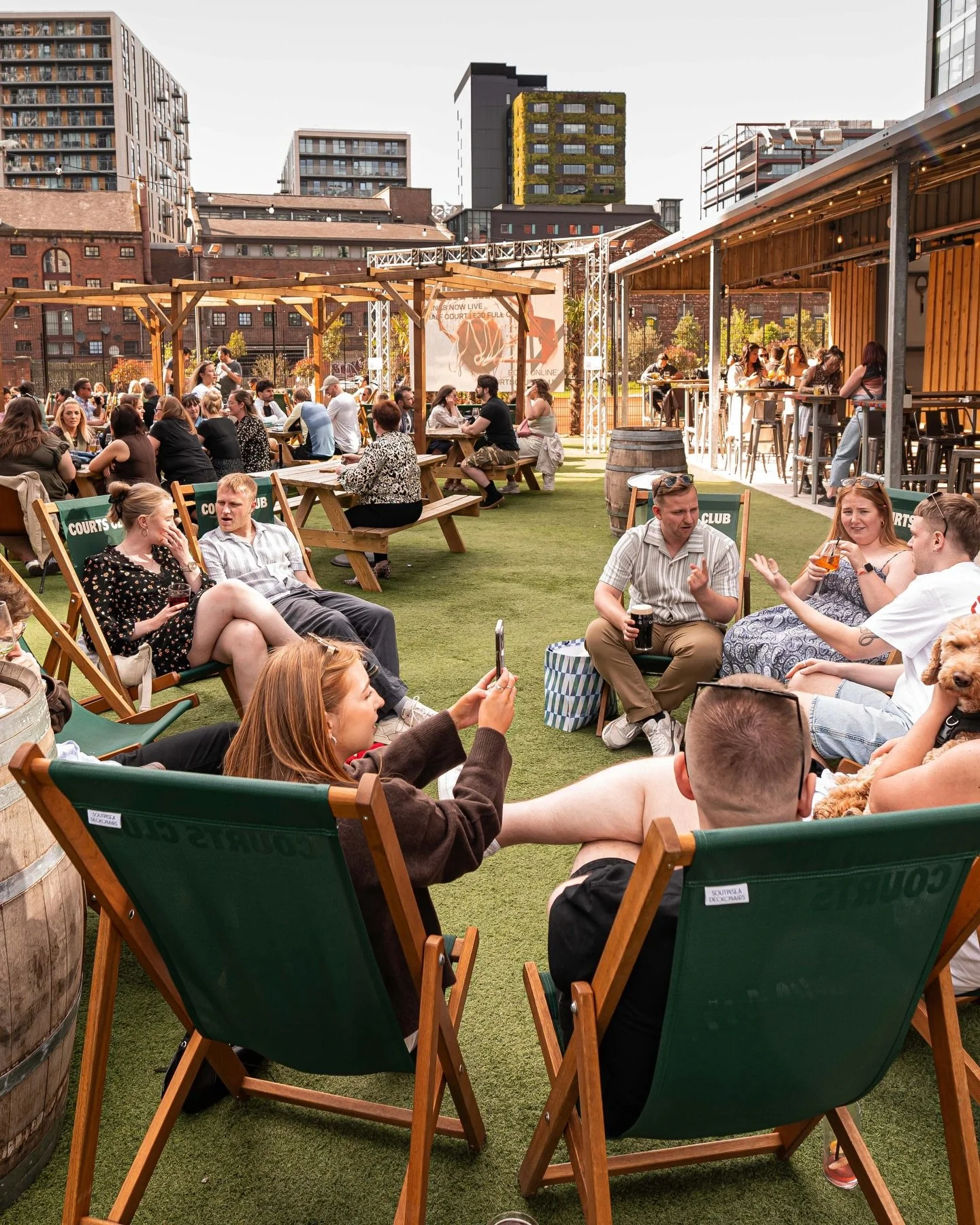 The sun&rsquo;s made a comeback and it&rsquo;s hitting a cracking 18&deg; today&hellip; you know what that means ☀️

The green is calling, the drinks ready, and Manchester&rsquo;s best suntrap is waiting for you.🍻 Come soak up the rays, sip on your 