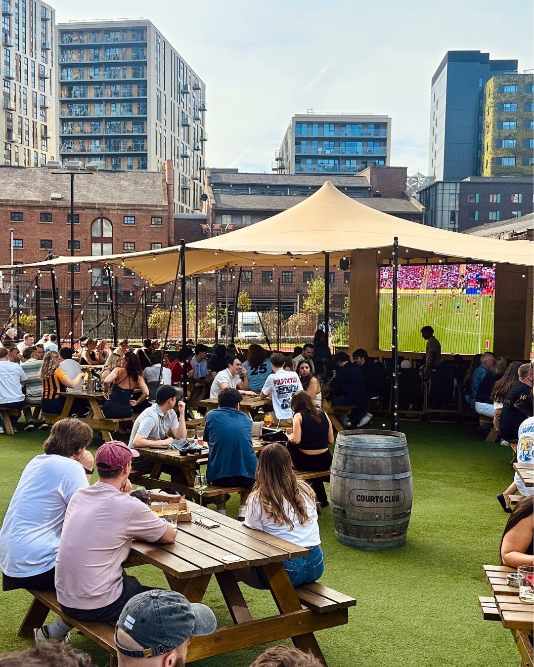LIVE SPORT AT COURTS CLUB THIS WEEK ⚽️

'What are we going to do without the football between now and 11th June?! 😭' - we hear ya! The live sport's always going in Courts though, feast your eyes on what we've got for you over the next week...

We've