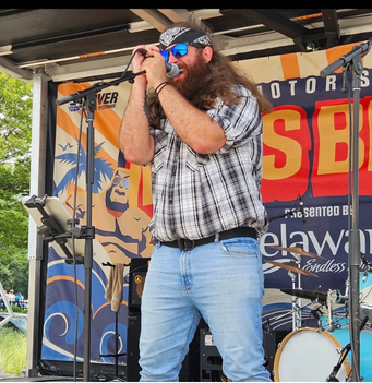 Live Music: Danny Hines