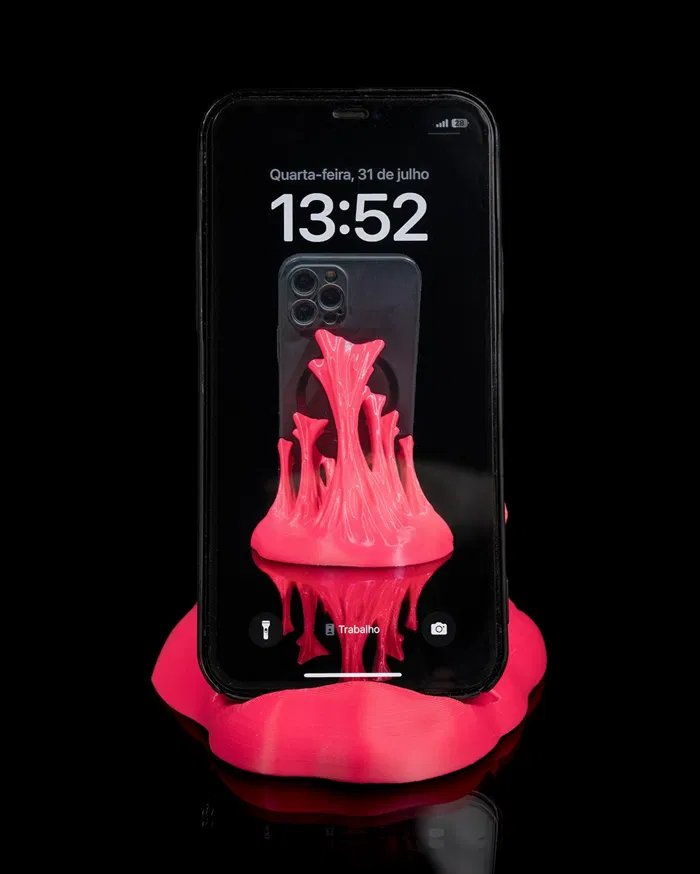 Sticky_Situation_Phone_Stand_1_88dcae0499.jpg