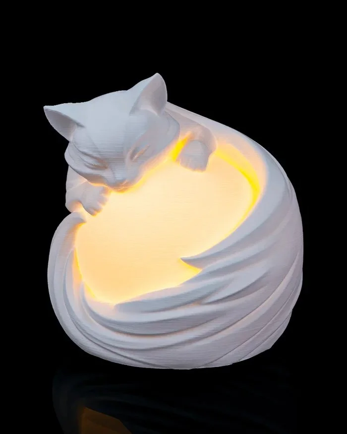 Feline_Sphere_Table_Lamp_1_7022effbf5.jpg