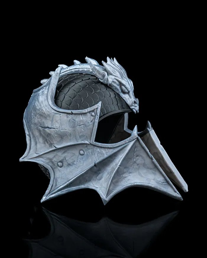 Dragonkeeper_Knight_Helmet5_0a3fa6453b.jpg
