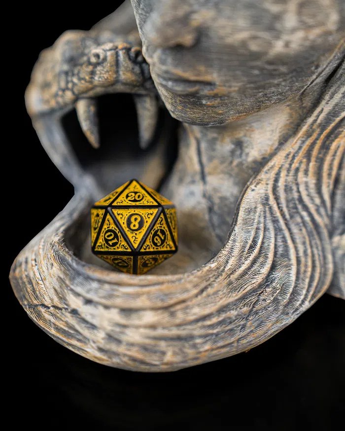 Infernal_Gambit_Can_Holder_and_Dice_Tower10_b3e0bffaa2.jpg
