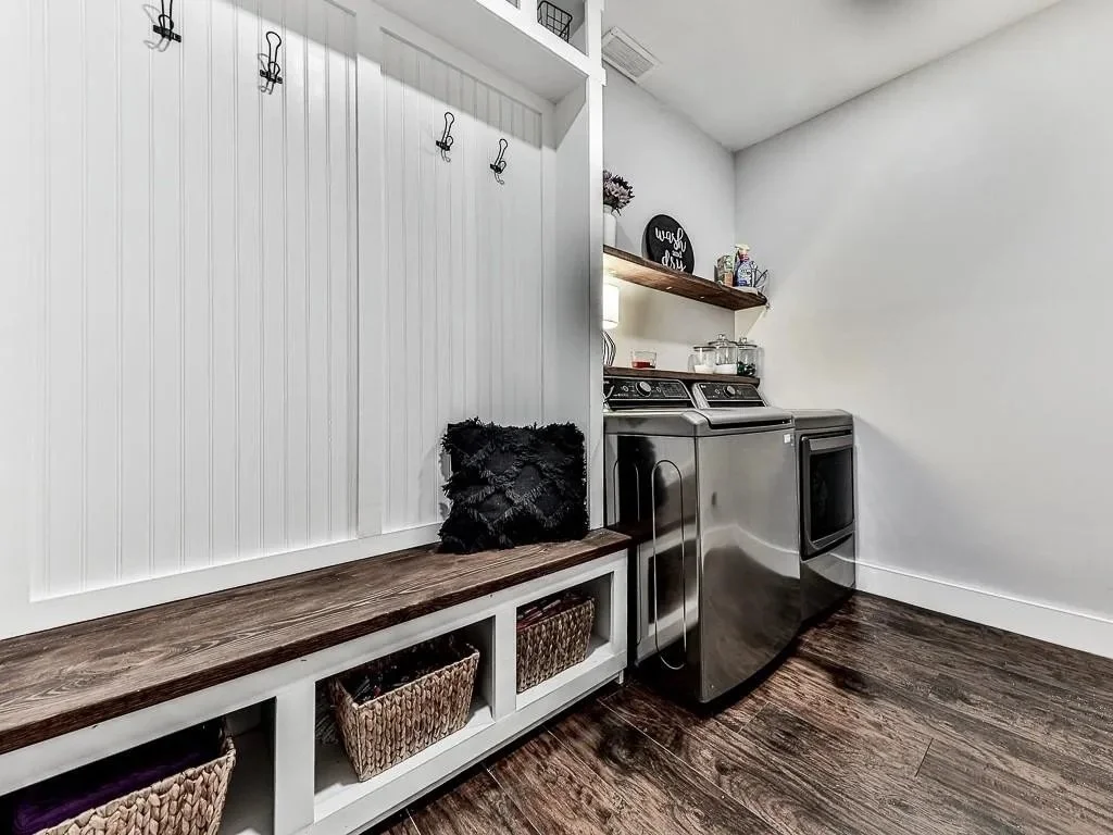Ready to give your home a fresh look? At Centerline Construction, we specialize in remodeling underutilized spaces into beautiful areas that fit your lifestyle.

We took a small laundry nook in a kitchen to a fully functioning laundry mud room. Let&r