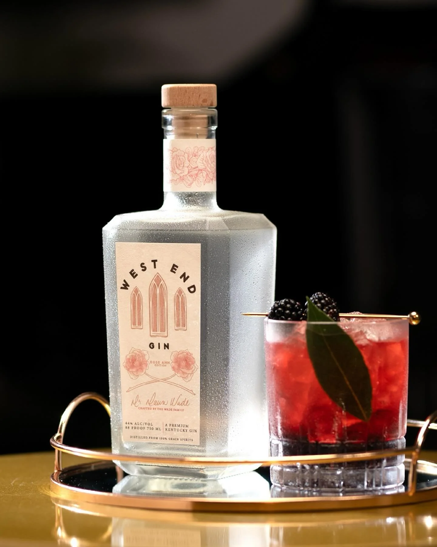 Pour one that looks as good as it tastes. ✨

Your holiday menu just found its headliner, West End Gin.🍸

West End Gin Bramble Recipe:
✔️2 oz West End Gin
✔️1 oz Lemon Juice
✔️0.25 oz Simple Syrup
✔️0.5 oz Creme de Mure (Blackberry Liqueur)
✔️Combine