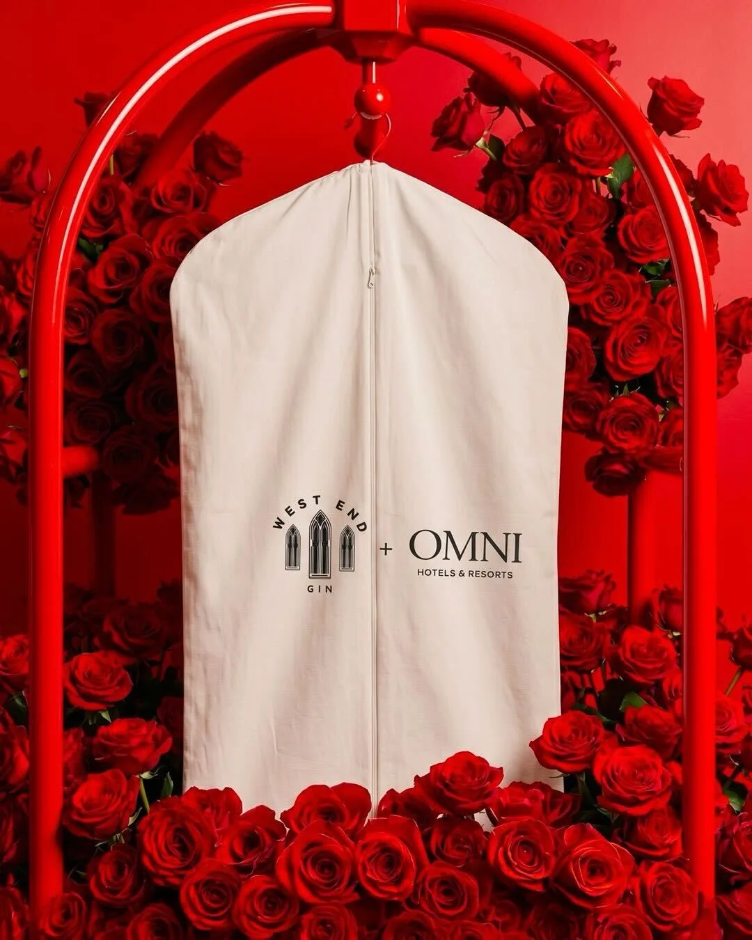 @westendgin x @omnilou 
Setting the tone with a pre-track cocktail experience

#Derby #EveryPourMeansMore #KentuckyDerby