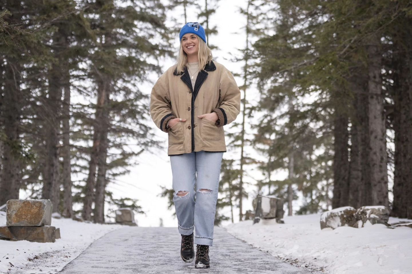 Incoming! Cute little blue polar bears! 🐻&zwj;❄️
📷: @kjmillermedia 

.
.
#maraclothingco #maraclothing #developedforadventure #handmade #handmadebeanie #fleecebeanie #fleecetoque #handmadefleecebeanie #banffnationalpark #banff #polarbears