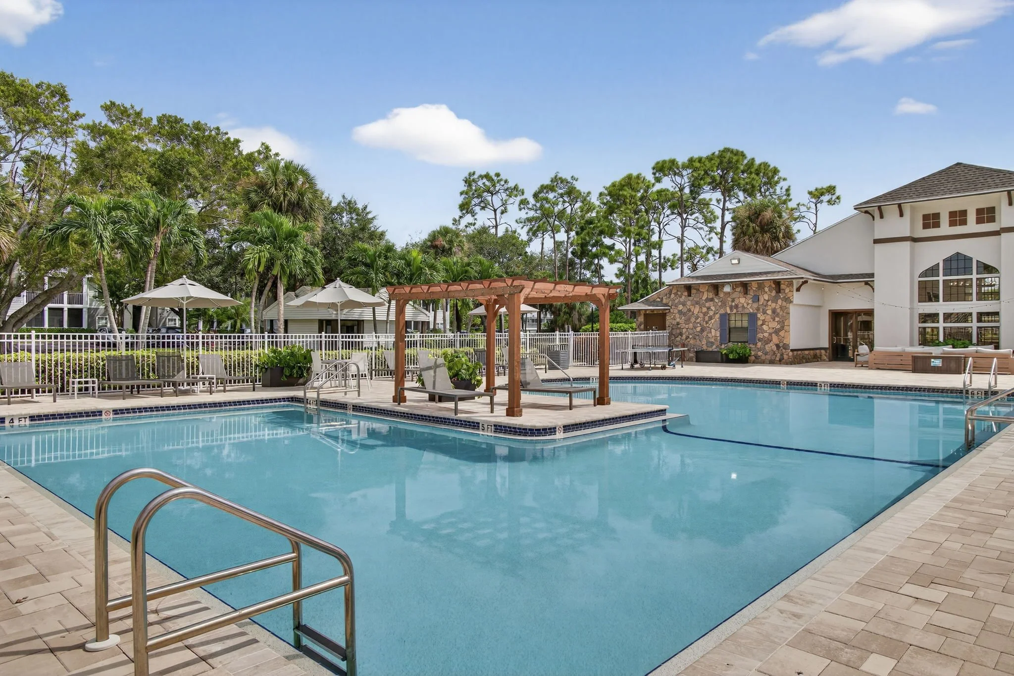 18-Amenities - Pool 3.jpg