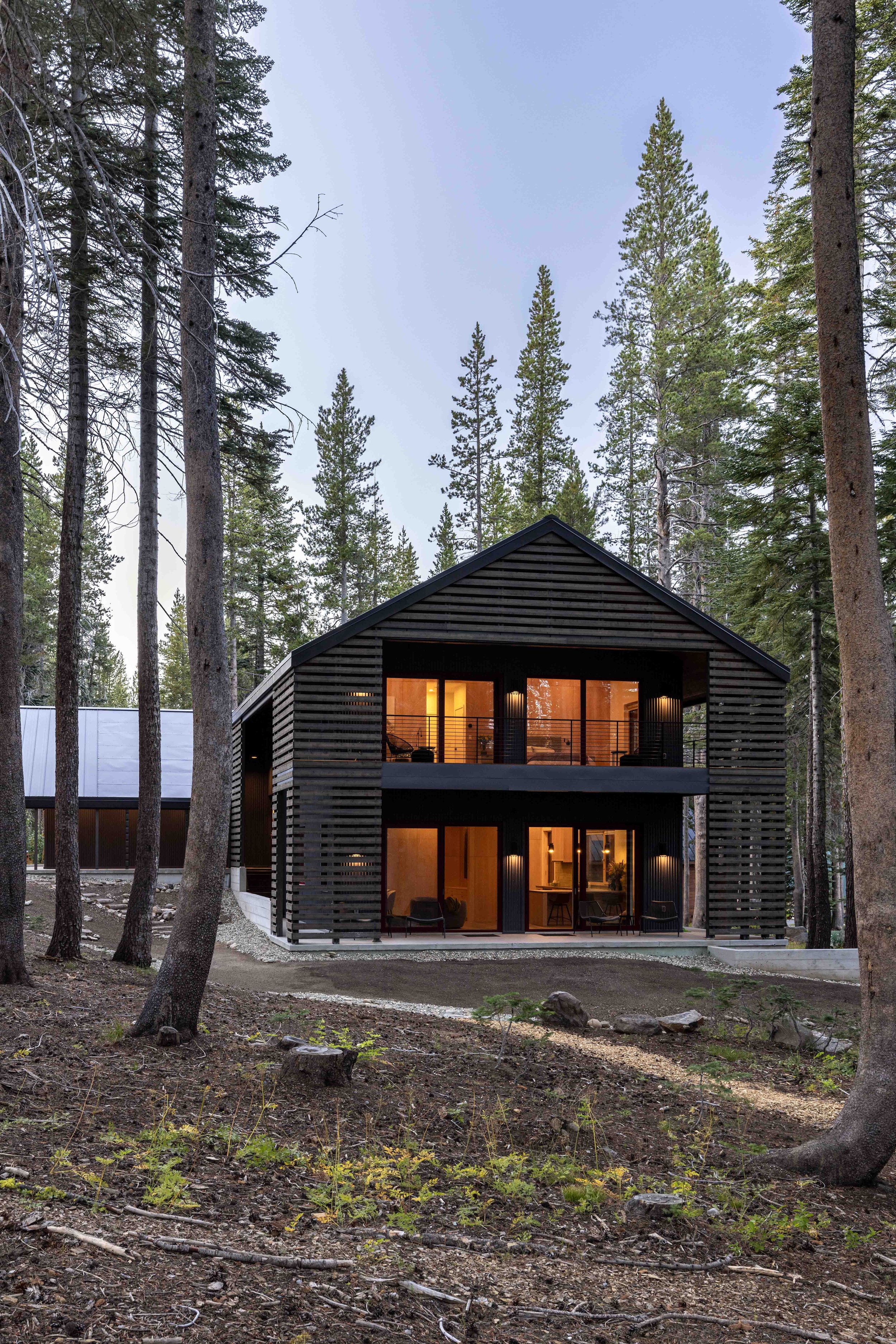 Serene Lakes Chalet