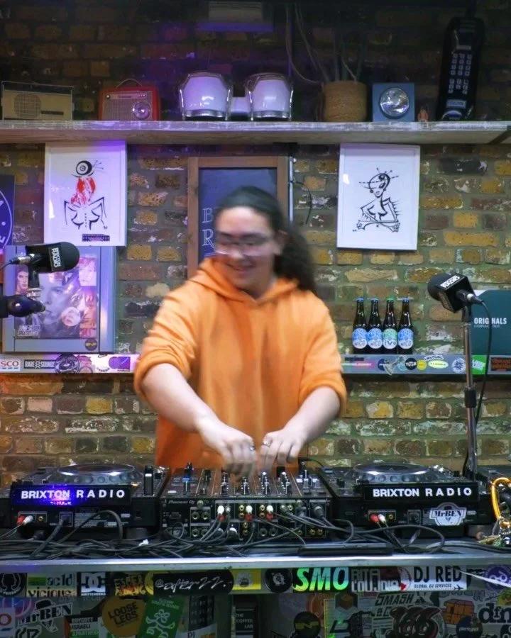 QUESTION: &ldquo;@squwuis how do you describe your sound&rdquo;

ANSWER: Lol go to the last slide 

Throwback to the January Faded Frequencies show on @brixtonradiolive. Hosted by @lengyal.music

Tune in live to MARCH SHOW, we&rsquo;re back every mon