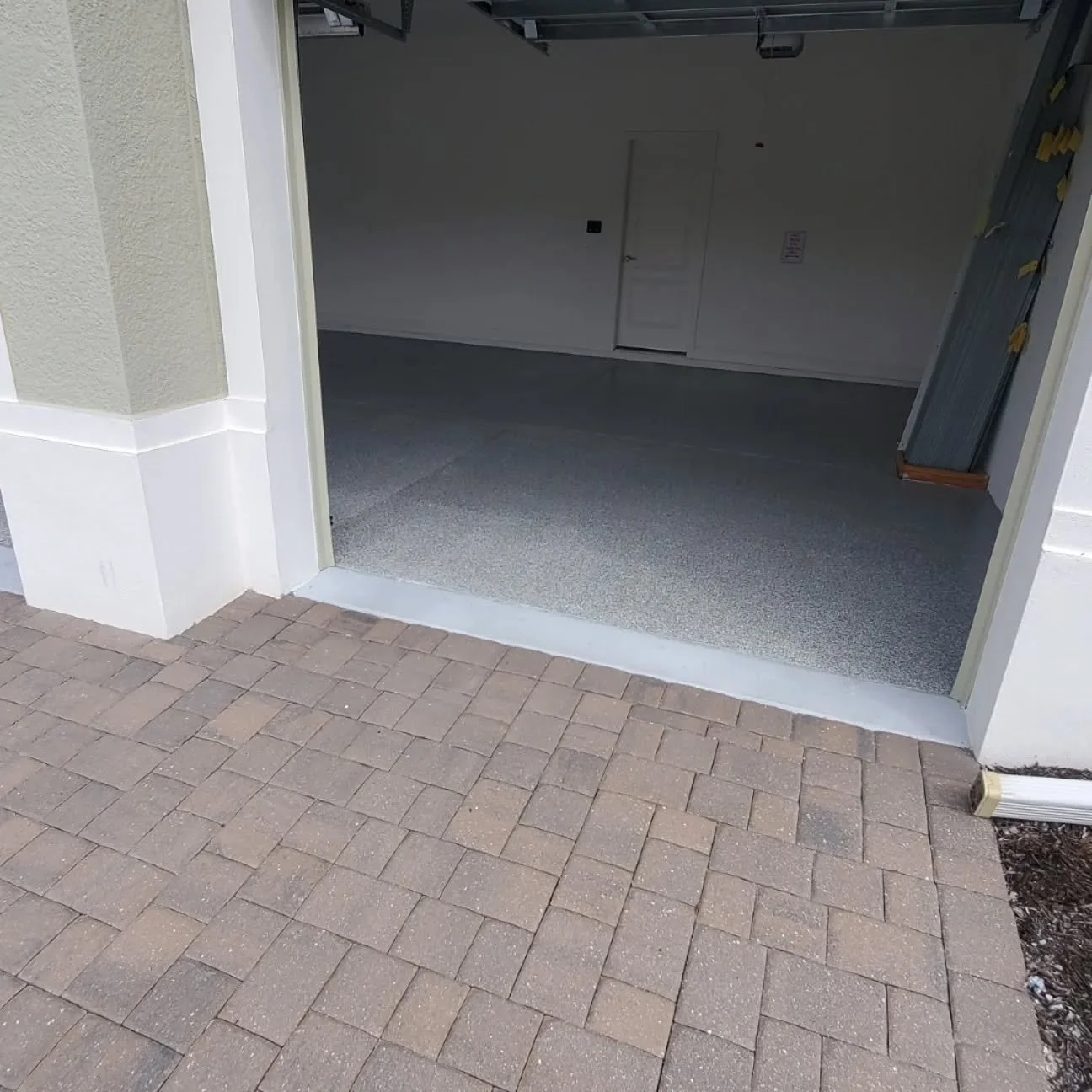 #epoxyfloor #epoxyflooring #garagefloor #flakefloor #stirlingdesigns #epoxyspecialist