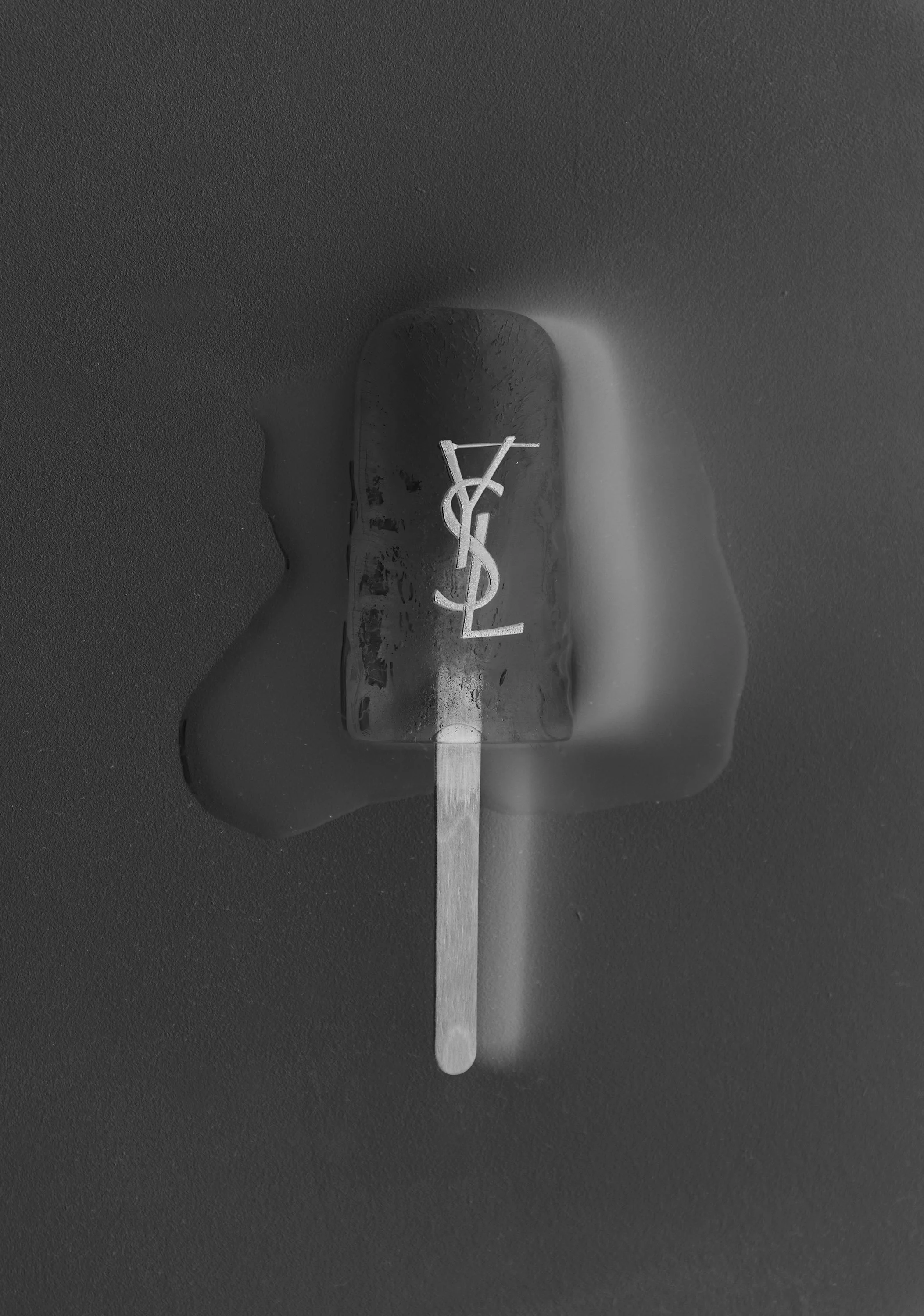Ugnes Story Summer0217 BW XRAY.jpg
