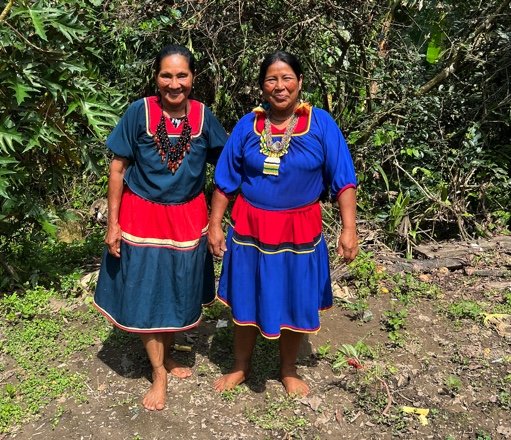 The women elders of the Cofan teaching us about the use of Amazonian plants
