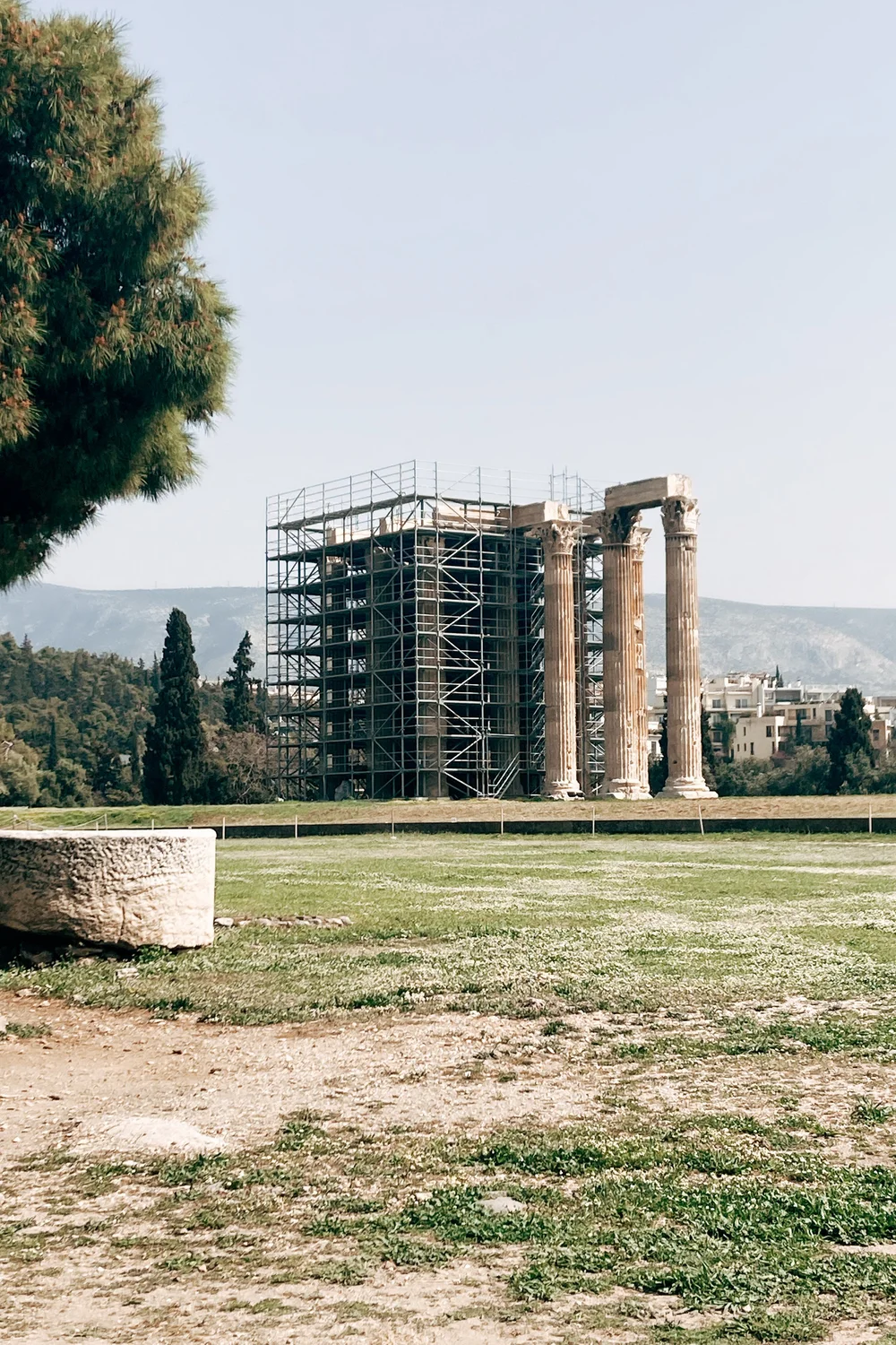 D3 Temple of Olympian Zeus and whats left of it.JPG