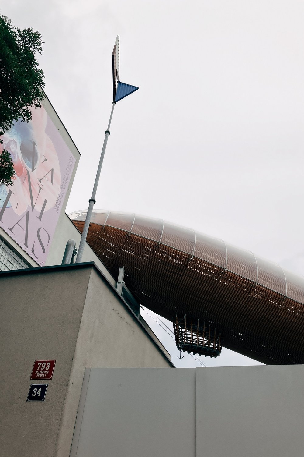 D5 : 42m long airship.JPG