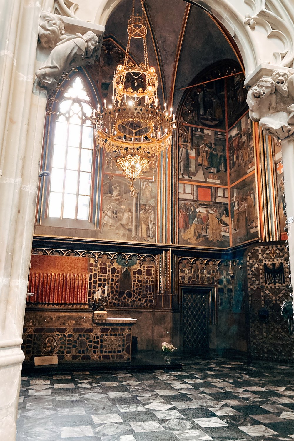D4 : Interior St. Vitus Cathedral.JPG