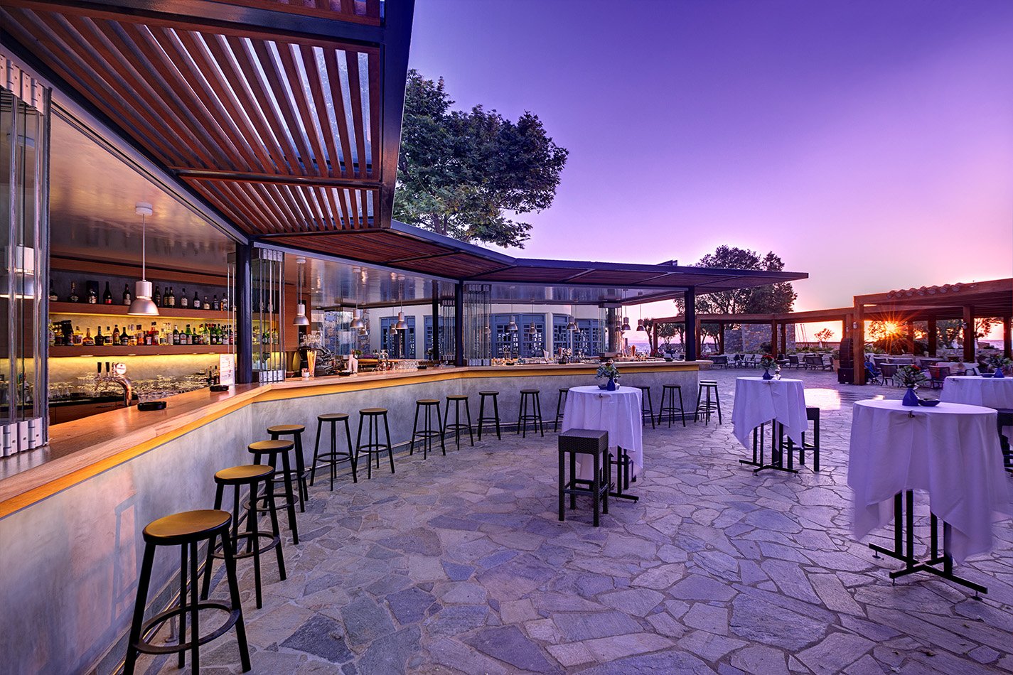 10_KalimeraKriti_OpenAirBar.jpg