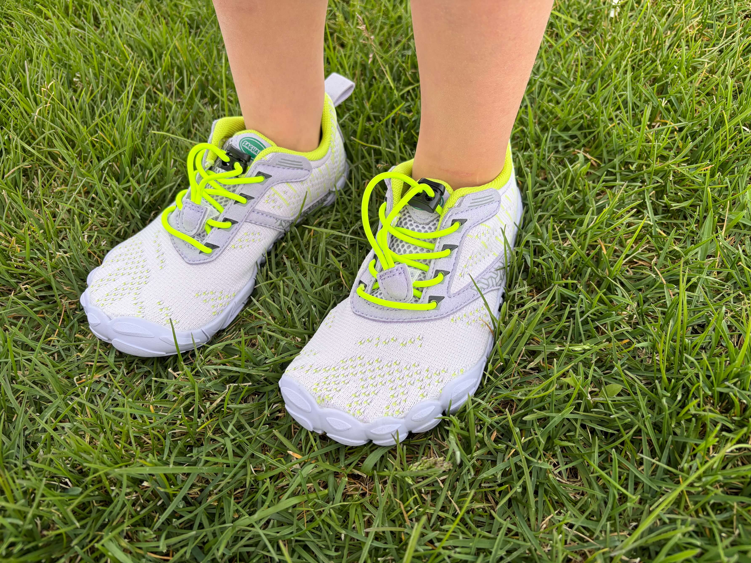 kid wearing saguaro barefoot Kid's Free Ⅰ shoes