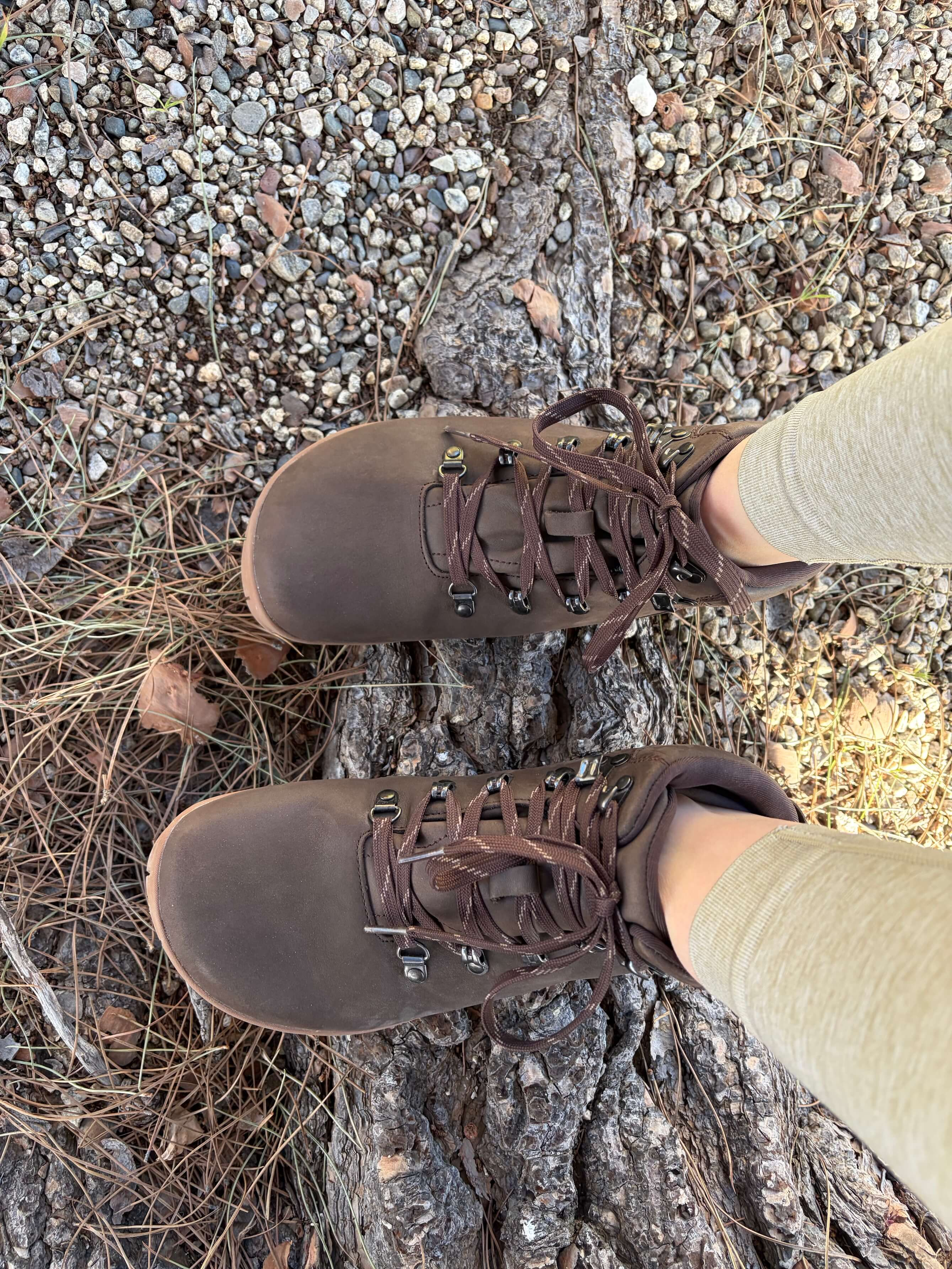 woman wearing freet mudee l2 boots while hiking