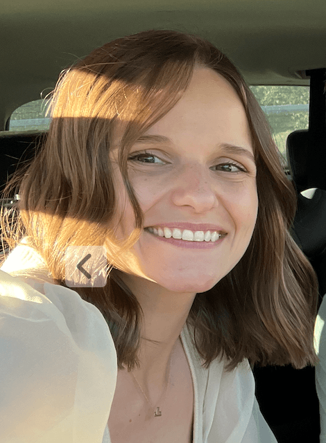woman with natural short brown hair