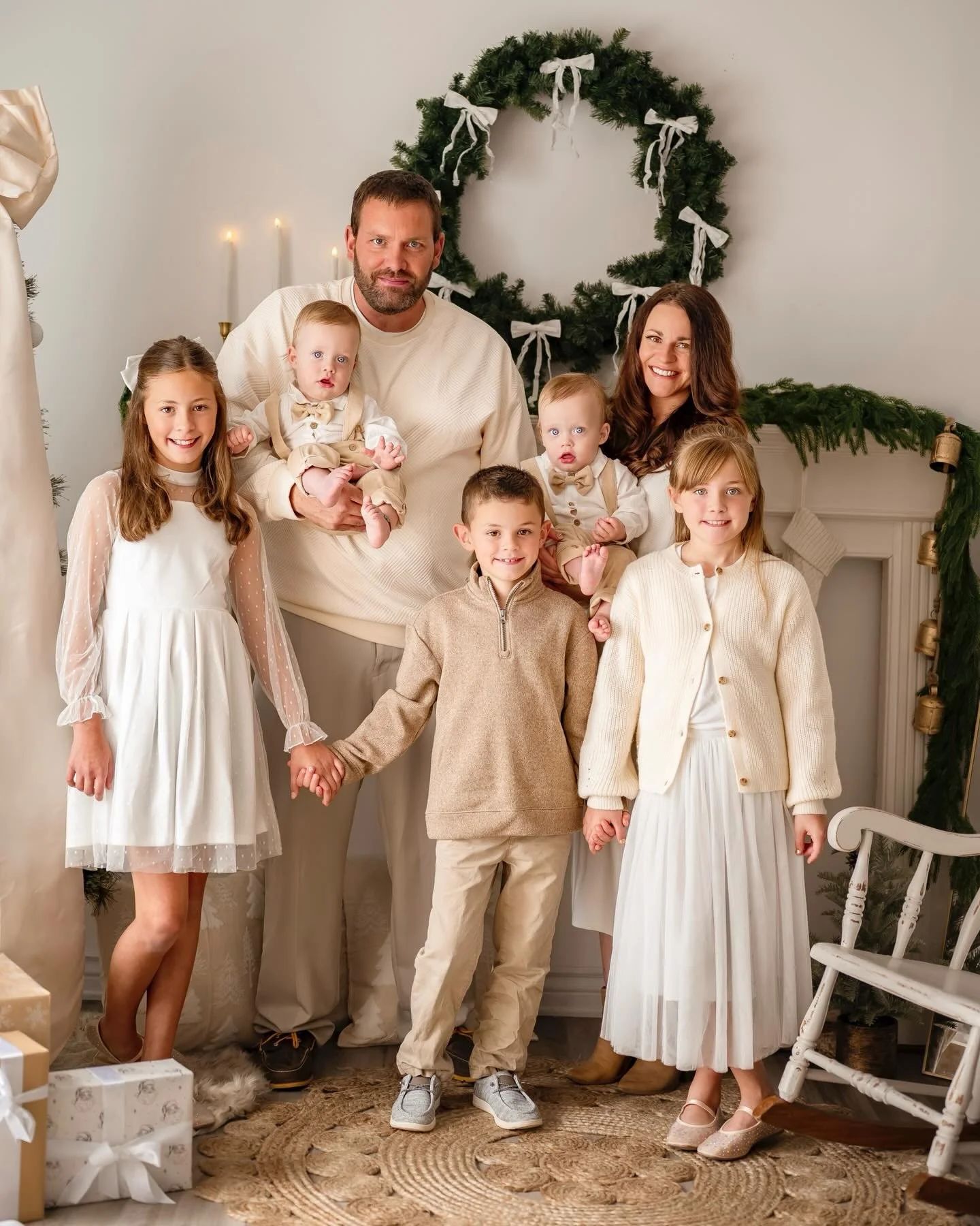 I&rsquo;ve loved watching everyone get so creative with their unique Christmas sets this year. This Vintage White setup by @norain_nowildflowers is absolutely jaw-dropping.