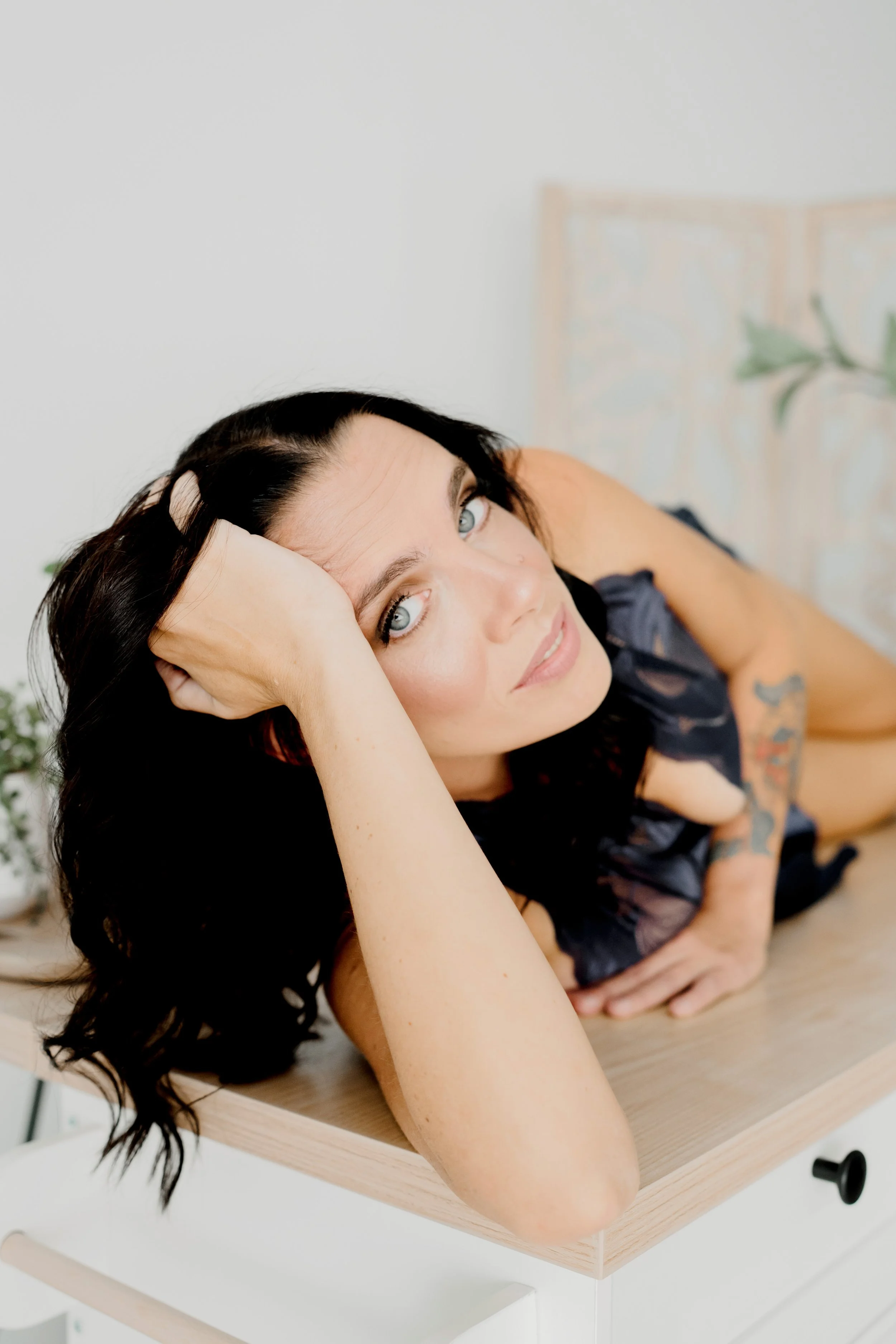 Bright and airy Utah Boudoir