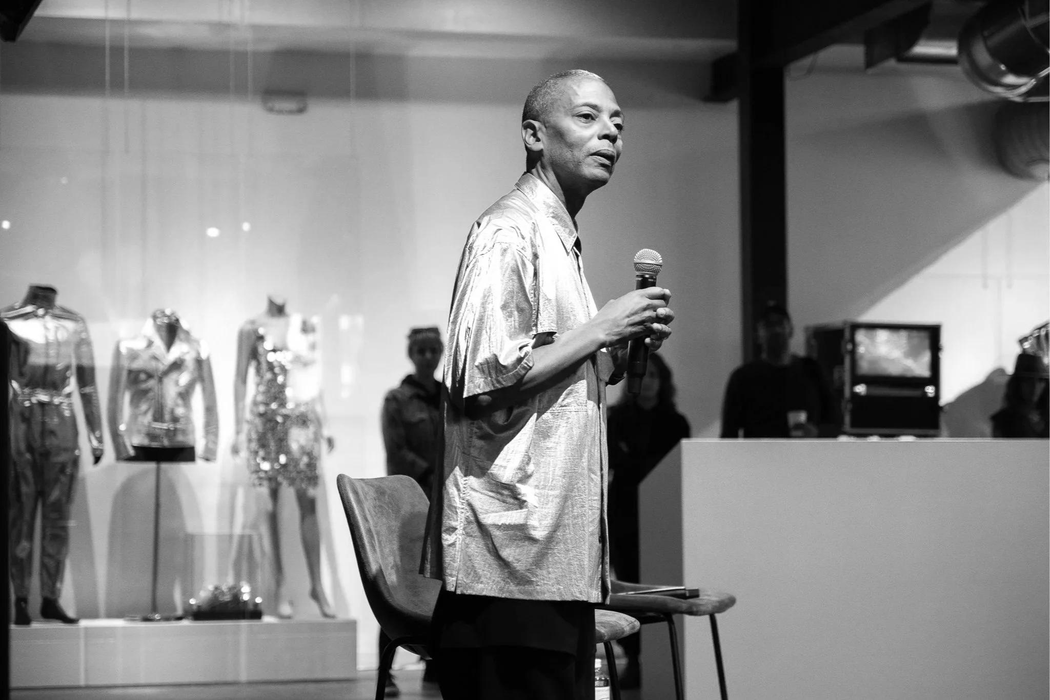 JEFF MILLS - STAR CHRONICLE EXHIBIT FABRICATION