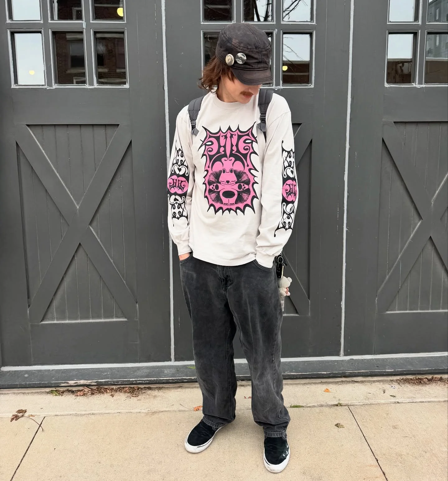 In collaboration with @horizonlinecoffee I designed these long sleeve tees for their new merch line! I was inspired by the ginko leaves out front of the shop. Go check them out and buy some incredible coffee💜☕️ #design #horizonlinecoffee #supportloc