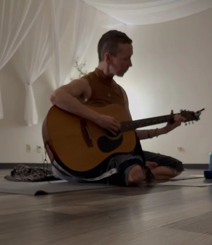 There was something really special about this morning 🤍
A small group gathered, voices blending, breath slowing, and something soft opening as we welcomed the new season together.

Jess&rsquo;s Emerging: A Morning of Song &amp; Renewal was a reminde