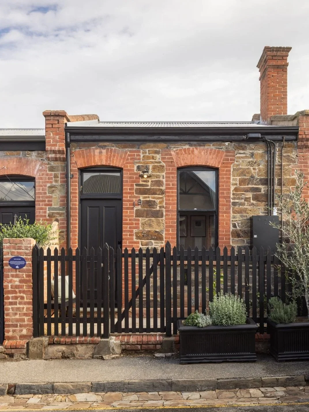 SM_Sells_NorthAdelaideTerrace-5.jpg