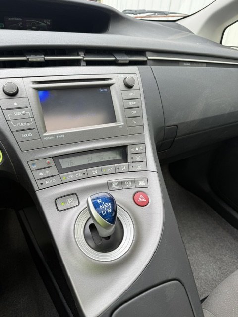 2013 Toyota Prius console