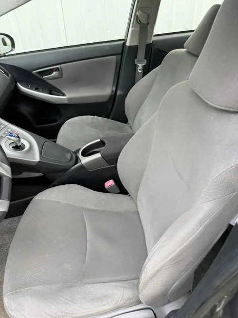 2013 Toyota Prius front seats