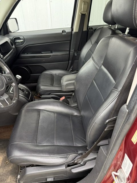 2014 Jeep Patriot front seats