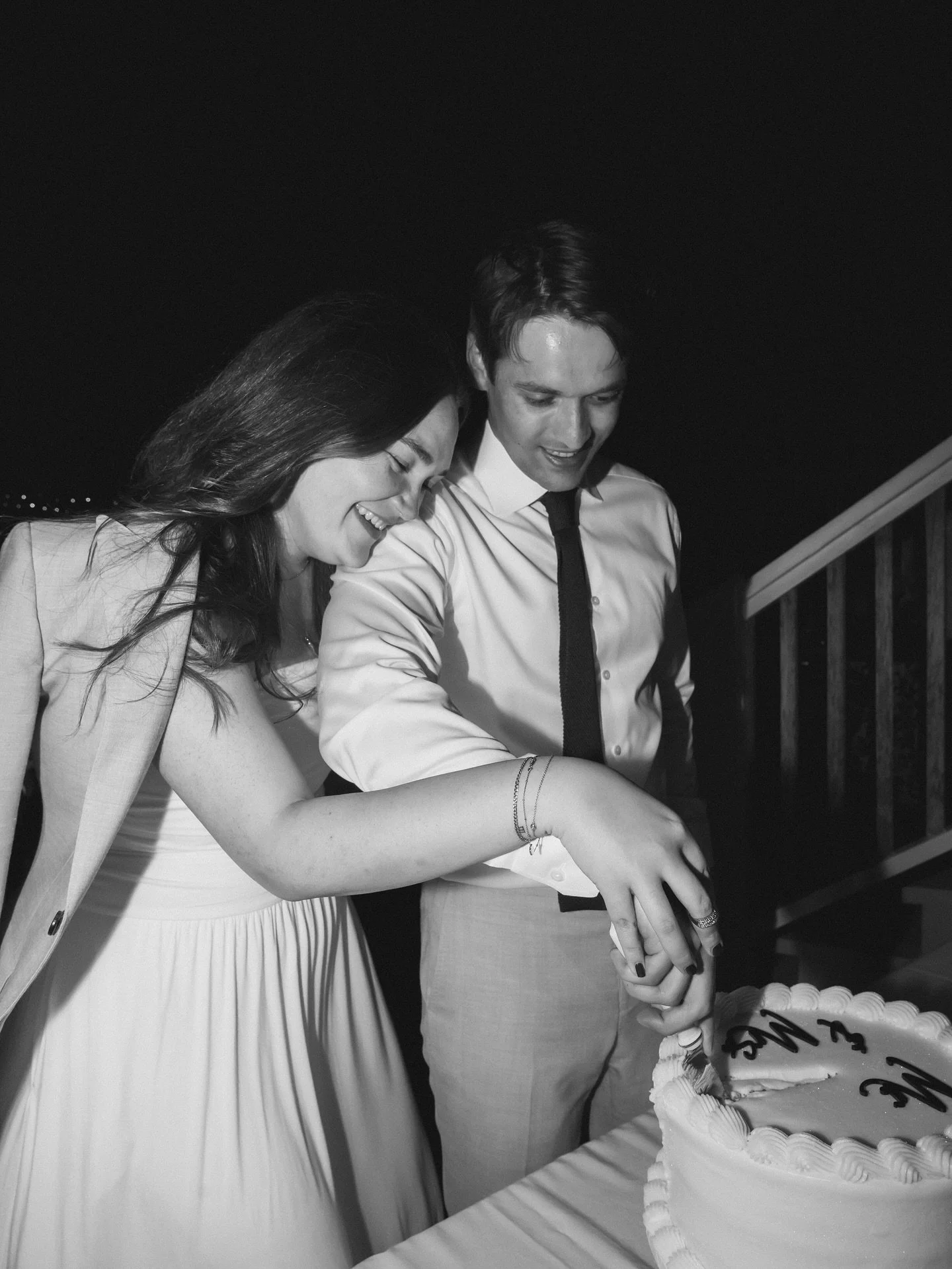 Cake cutting with T+J 🍰🥂
&bull;
&bull;
&bull;
#sofiakatephotography #floridaweddingphotographer #tampaweddingphotographer #stpeteweddingphotographer #cakecutting #weddingreception #swflweddingphotographer #staugustineweddings