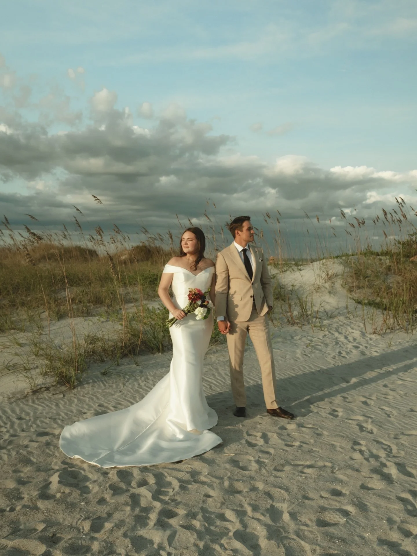 Love under blue skies🌾🐚

Taylor and Jay&rsquo;s intimate wedding in St. Augustine was filled with so much joy and FUN!!! I am so grateful that I got to celebrate and capture their love 🤍
&bull;
&bull;
&bull;
#sofiakatephotography #floridaweddingph