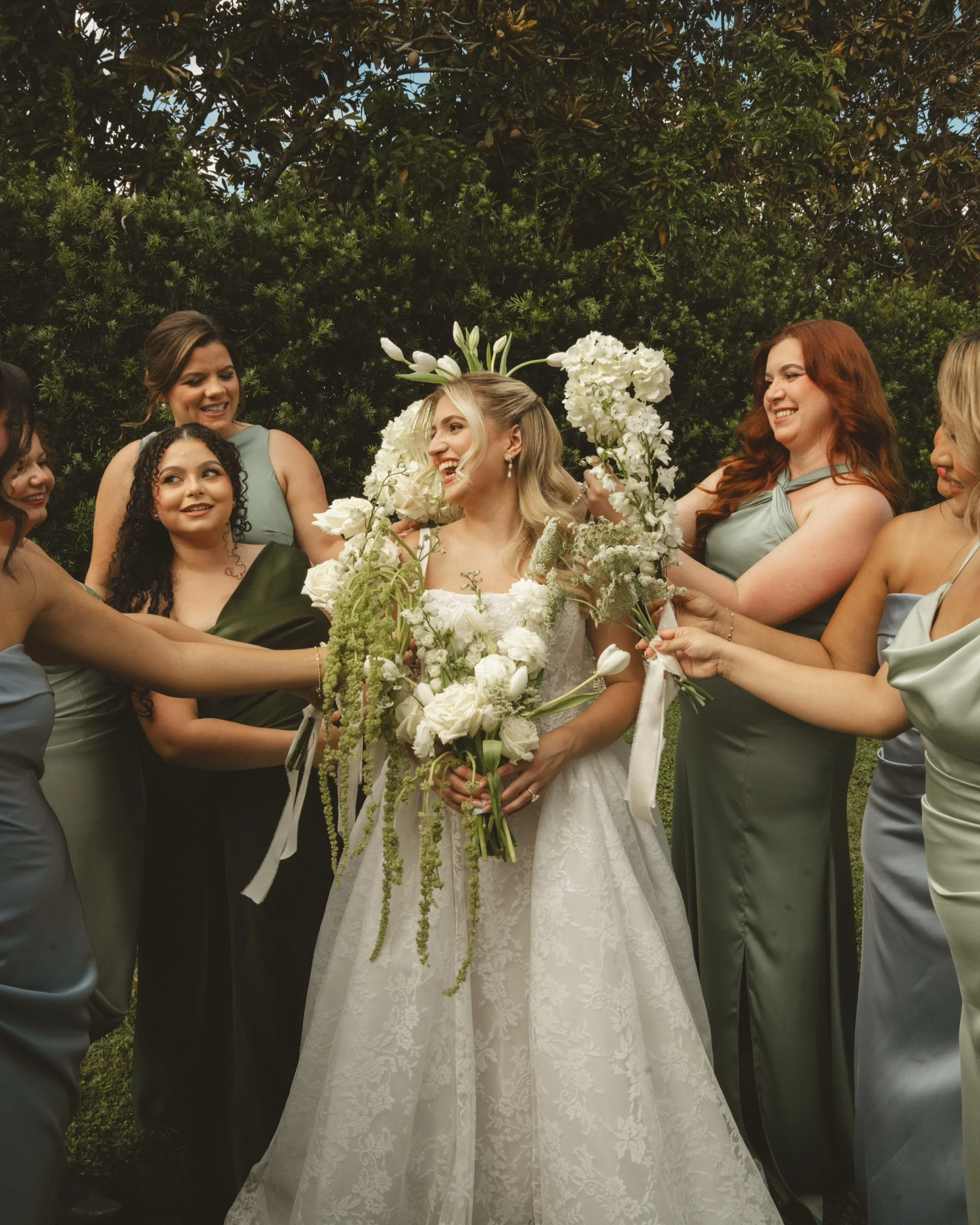 The gals!!!🪩🥂
&bull;
&bull;
Photography: @sofiakatephotography 
Planning: @eventsbybbg 
Florals: @srbfloral 
Venue: @laestanciafarms 
Stationary: @tangledwordscreativestudio 

#tampaweddingphotographer #sarasotaweddingphotographer #stpeteweddingpho