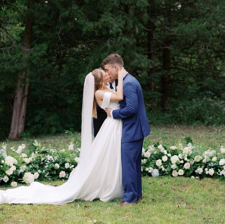 Something blue 🩵🦋

📸 Amber Rhea Photo